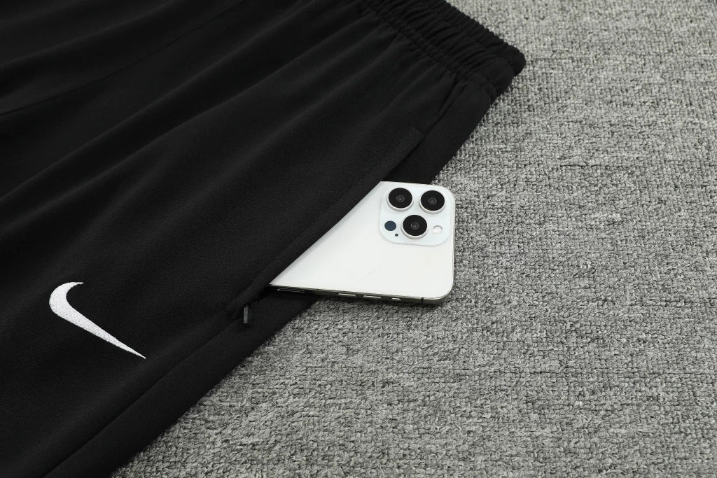 Chándal del Barcelona Strike 24/25.