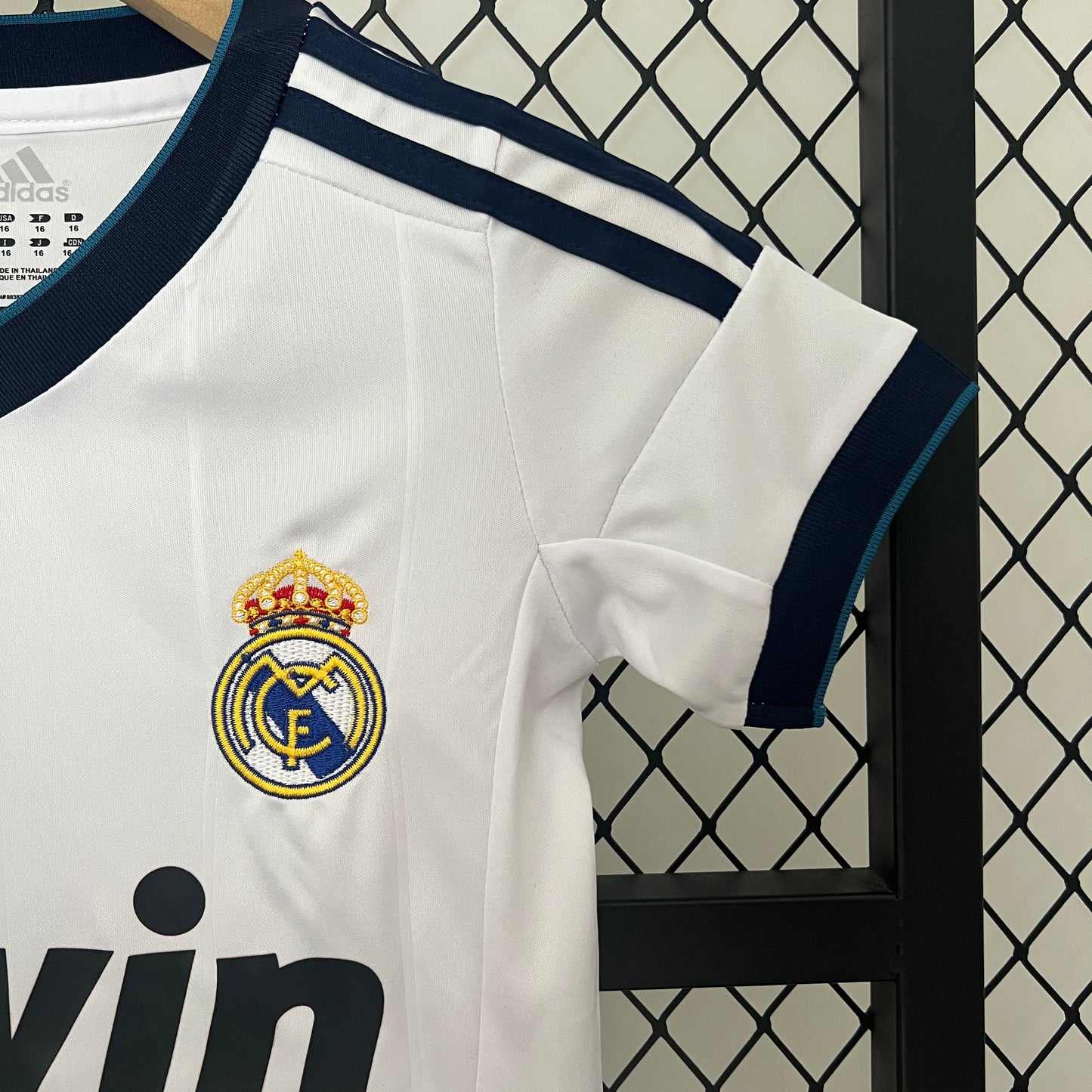 REAL MADRID I 12/13 CONJUNTO INFANTIL RETRO