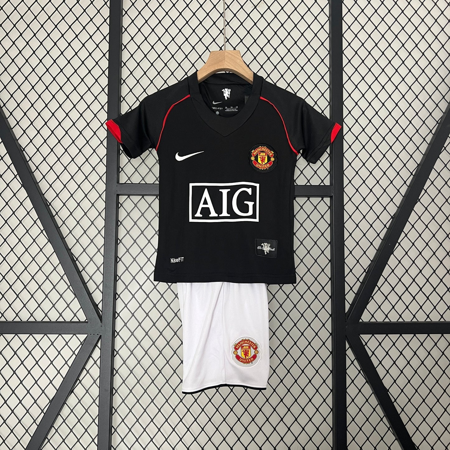 MANCHESTER UNITED BLACK 07/08 CONJUNTO INFANTIL (RETRO)