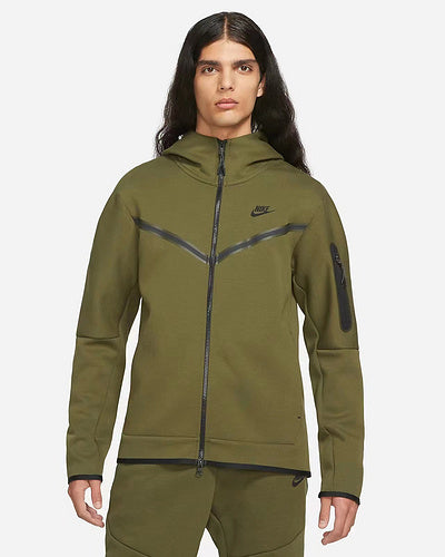 CONJUNTO NIKE TECH FLEECE WINDRUNNER: CHAQUETA Y PANTALÓN EN NEGRO