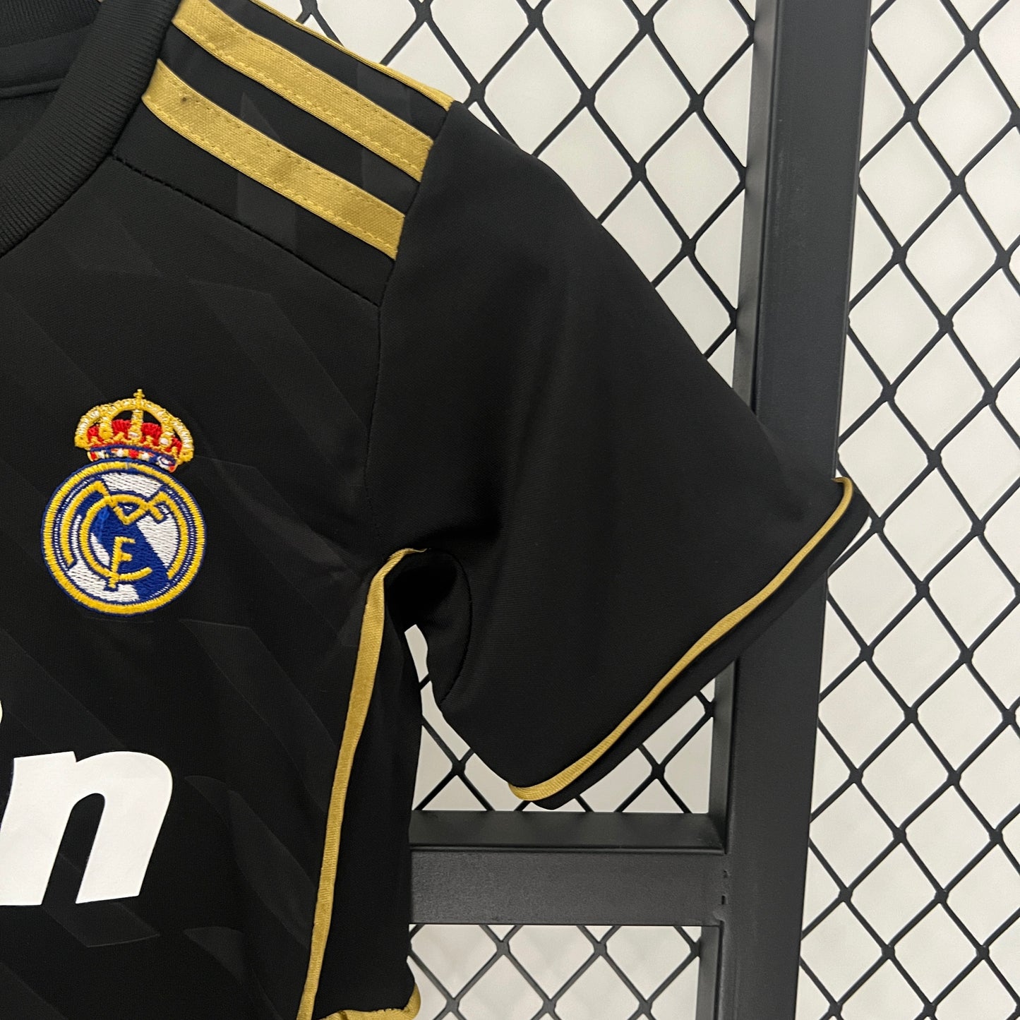 REAL MADRID II 11/12 CONJUNTO INFANTIL RETRO